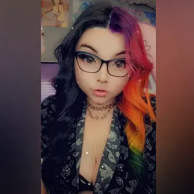 Lilly (@lillybeanx3) OnlyFans profile photo