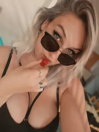 Dixy (@littledixy) OnlyFans profile photo