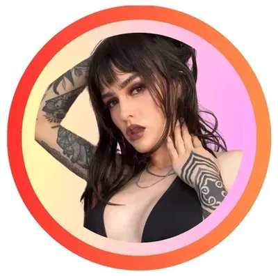 Holly (@littlehollybethfree) OnlyFans profile photo