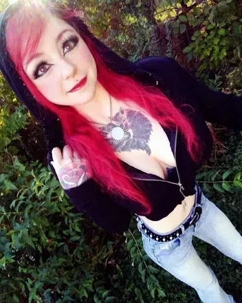 @littleredmaid OnlyFans profile photo