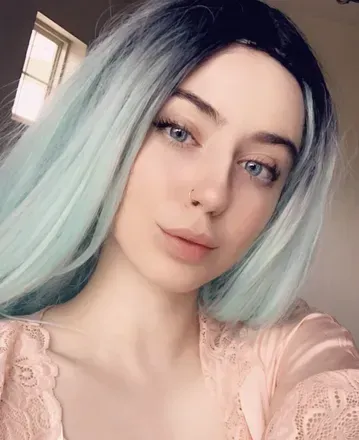 Lola Fawn (@lolafawnfree) OnlyFans profile photo