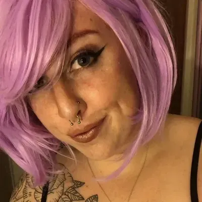 Lily Grace (@lonelylovelylily) OnlyFans profile photo