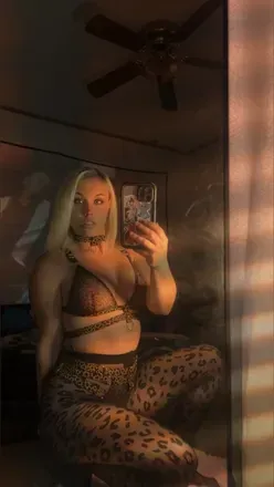 @love.purplerose OnlyFans profile photo