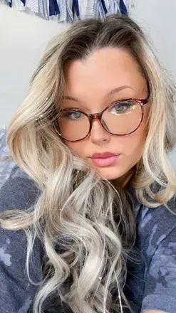 Lydia Love (@lovelylydialo) OnlyFans profile photo