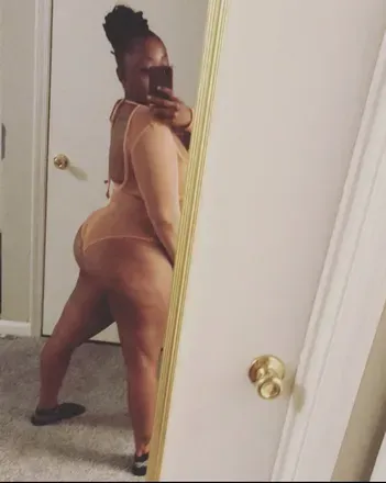 Renee (@lovelyrenee89) OnlyFans profile photo