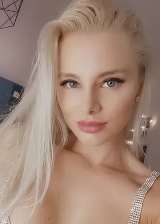 Luna Blaze (@lunablassse) OnlyFans profile photo