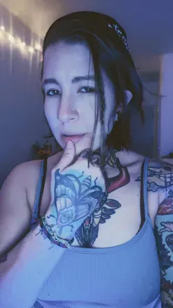 Kat (@lunaskynet) OnlyFans profile photo