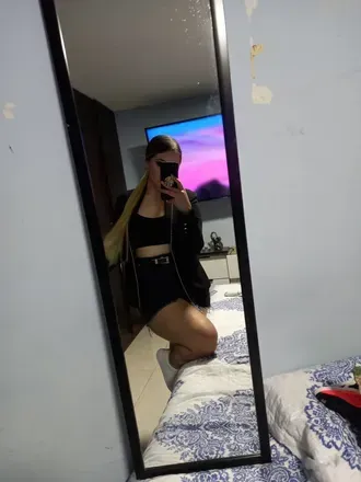 Maria C (@mcamila69) OnlyFans profile photo