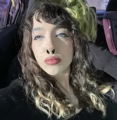 Alaska (@milfalaska) OnlyFans profile photo