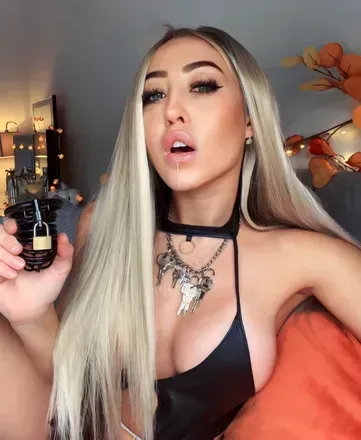 Miss Evie Lock (@missevielock) OnlyFans profile photo