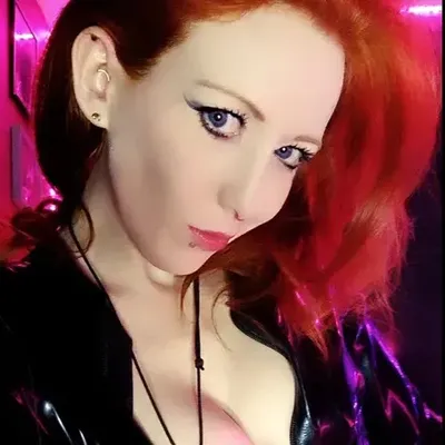 Miss Kimberly Crimson (@mistresskimberlycrimson) OnlyFans profile photo