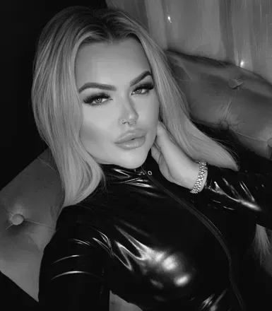 Miss Laura (@mistresslaura11) OnlyFans profile photo