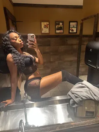 Ivy (@moneyivyy) OnlyFans profile photo