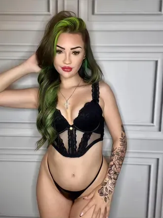 Soph (@mrspetitexxx) OnlyFans profile photo