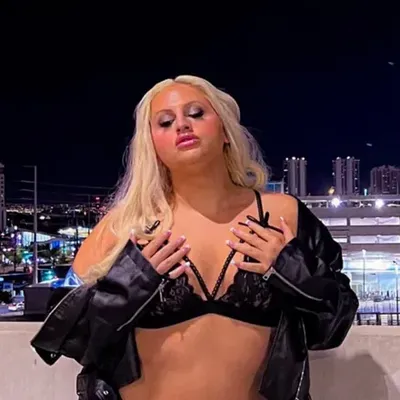 Follow naomisecrecy (@naomiplatinumfree) OnlyFans profile photo