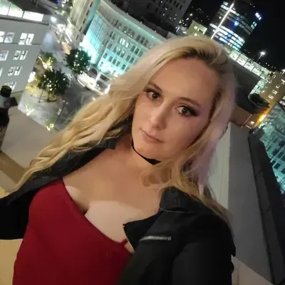 Kelsey Woosley (@naughtyhousewife101) OnlyFans profile photo