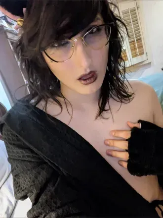 Nerdy Lucy (@nerdylucy) OnlyFans profile photo