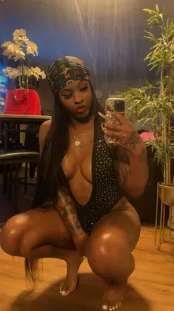 Nikki b cole (@nikkib7896) OnlyFans profile photo