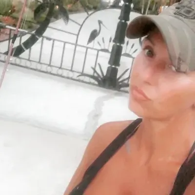 Eva (@notyourgirleva) OnlyFans profile photo
