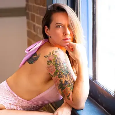 Ashton Thorn (@officerbabywolf) OnlyFans profile photo