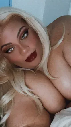 Olivia (@oliviacruz) OnlyFans profile photo