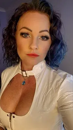 @onenaughtywife OnlyFans profile photo