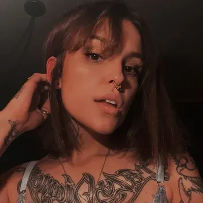 Marie Pedneault (@pednom) OnlyFans profile photo