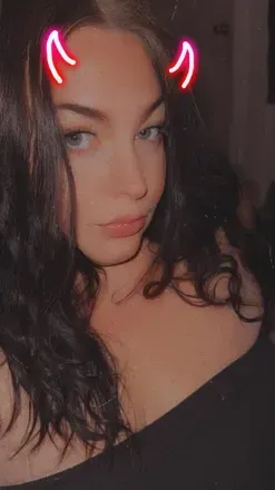 @peeeechyqueeen OnlyFans profile photo