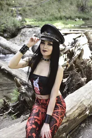 Persephone Bleeds (@persephonebleedsfree) OnlyFans profile photo