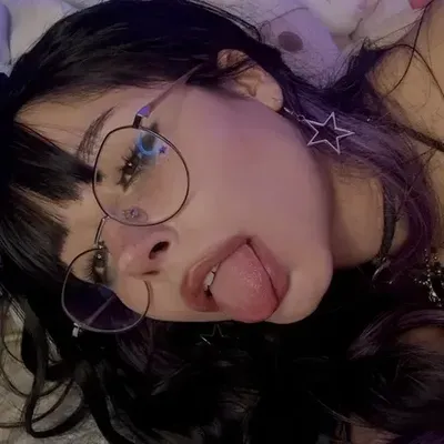 Lea (@petitleaxx) OnlyFans profile photo