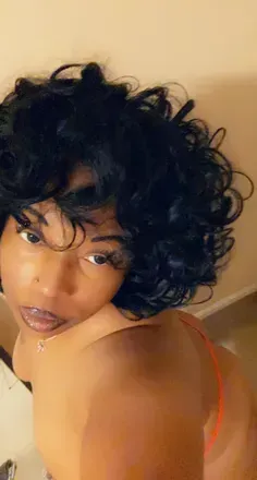 Butterfly kisses (@pinkplumpedlips) OnlyFans profile photo