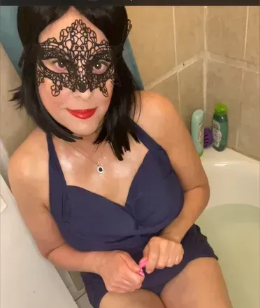 PJ In Bed (@pjinbed) OnlyFans profile photo