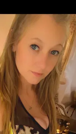 @pregnant-step-sister OnlyFans profile photo