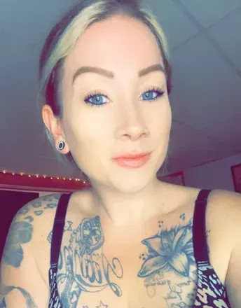 Alexis (@prettyeyesthicthighs) OnlyFans profile photo