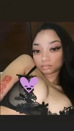 Bombshell (@prettyuniversal) OnlyFans profile photo
