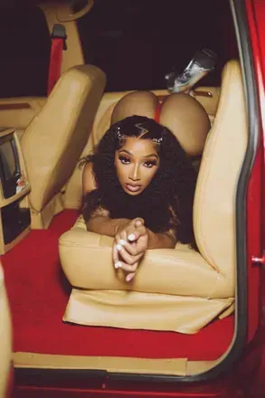 Cutting up with quay (@quaysimone) OnlyFans profile photo