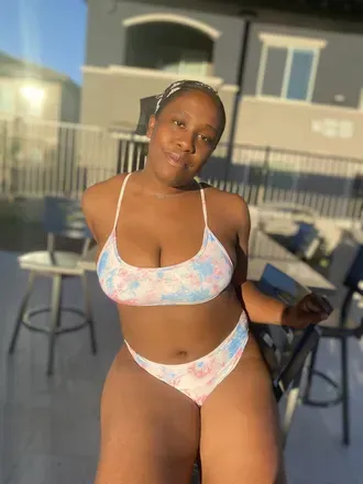 QueenZ (@queenzqueen) OnlyFans profile photo
