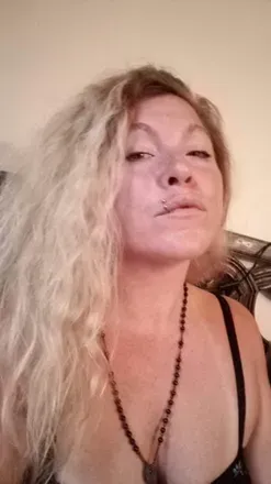 Nicole (@realhotgirlshit87) OnlyFans profile photo