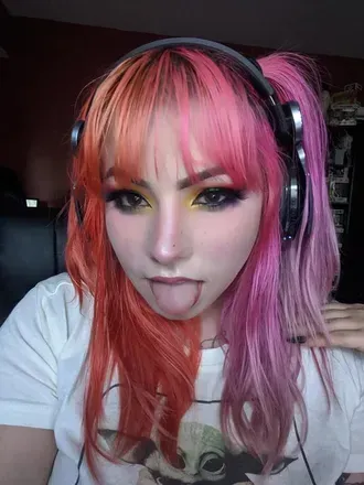 Red Dahlia (@reddahliacosplay) OnlyFans profile photo
