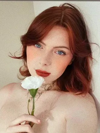 - La Renarde Aguicheuse - (@renardeaguicheuse) OnlyFans profile photo
