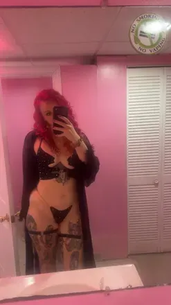 Violet (@riotwithviolet1) OnlyFans profile photo
