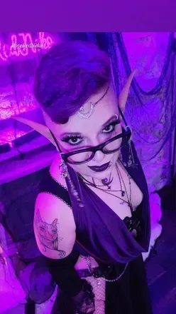 Rose Red Neko (@roseredneko) OnlyFans profile photo