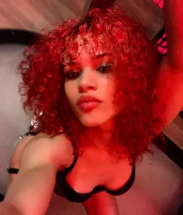 Scarlet. (@scarlet.abrahams) OnlyFans profile photo