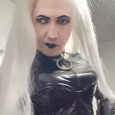 Selene (@selenevoelker) OnlyFans profile photo