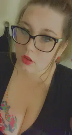 Ellie (@skittleselliemarie) OnlyFans profile photo