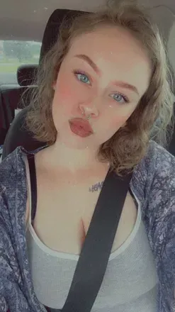 Bell (@smokingbabey) OnlyFans profile photo