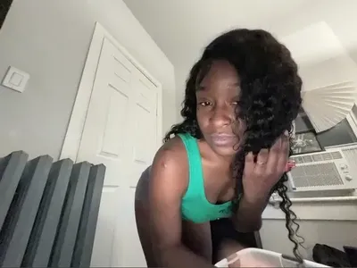Chocolate (@sopetite9) OnlyFans profile photo