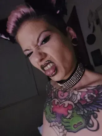 Betty (@spookshow.betty) OnlyFans profile photo