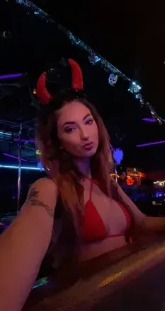 Stella Senovich (@stellasenovichxo) OnlyFans profile photo