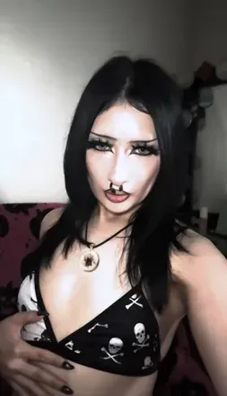 Luna strangelove (@strangevampyrlove) OnlyFans profile photo